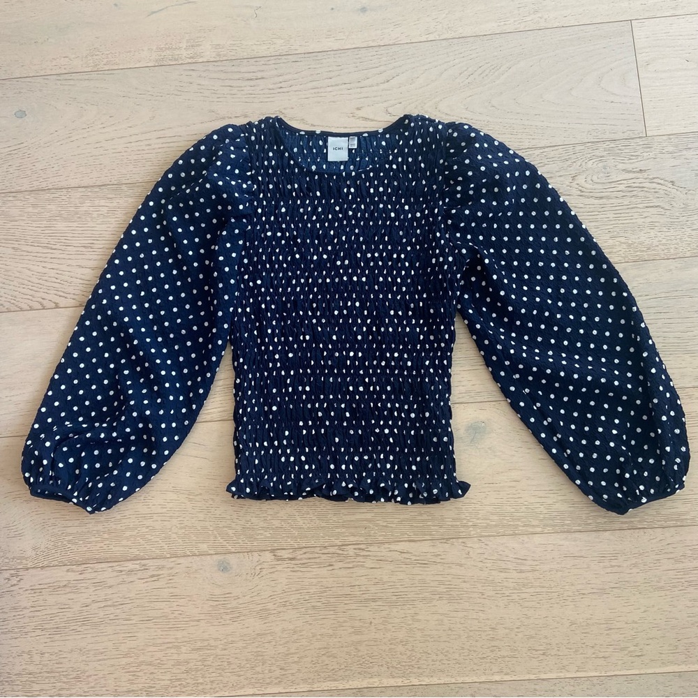 ICHI Danish Polka Dot Blouse Navy White Ruched Puff Sleeve Size 4 EUC - Picture 3 of 9
